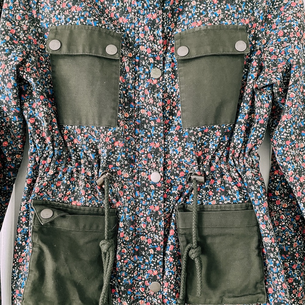 Floral Utility Jacket - Picture 5 of 6